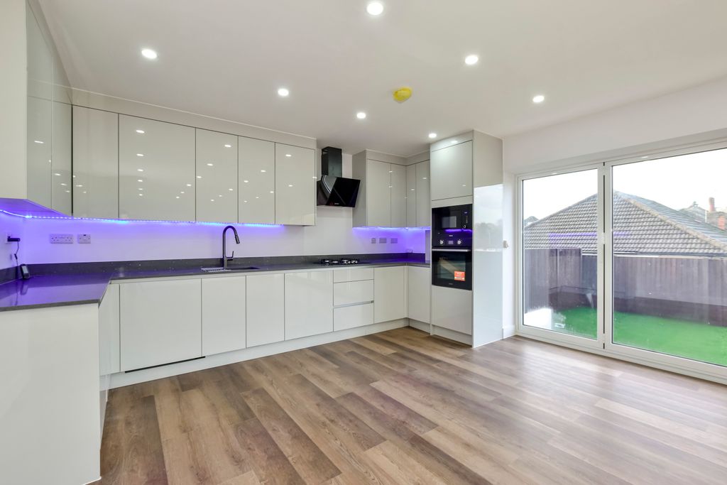 Additional image 17 of 3 bed semi-detached bungalow for saleThe Courtway, Watford WD19