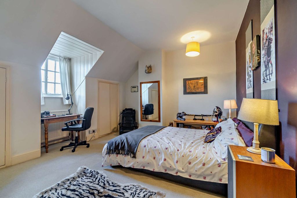 Additional image 24 of 5 bed property for saleOxford Road, Banbury OX16