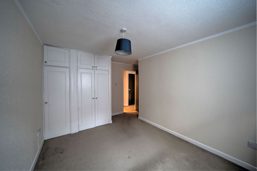 Additional image 7 of 2 bed flat for saleNewport, Barnstaple EX32