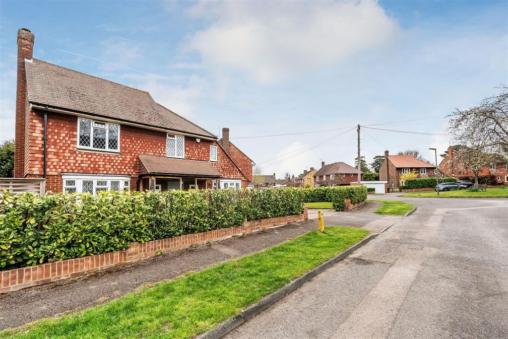 Additional image 37 of 3 bed property for saleGlebe Road, Ashtead KT21