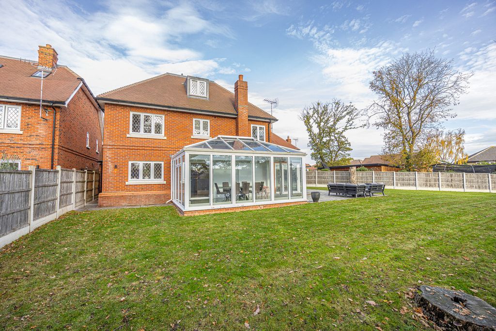 Additional image 36 of 5 bed detached house for saleSwale Road, Benfleet SS7
