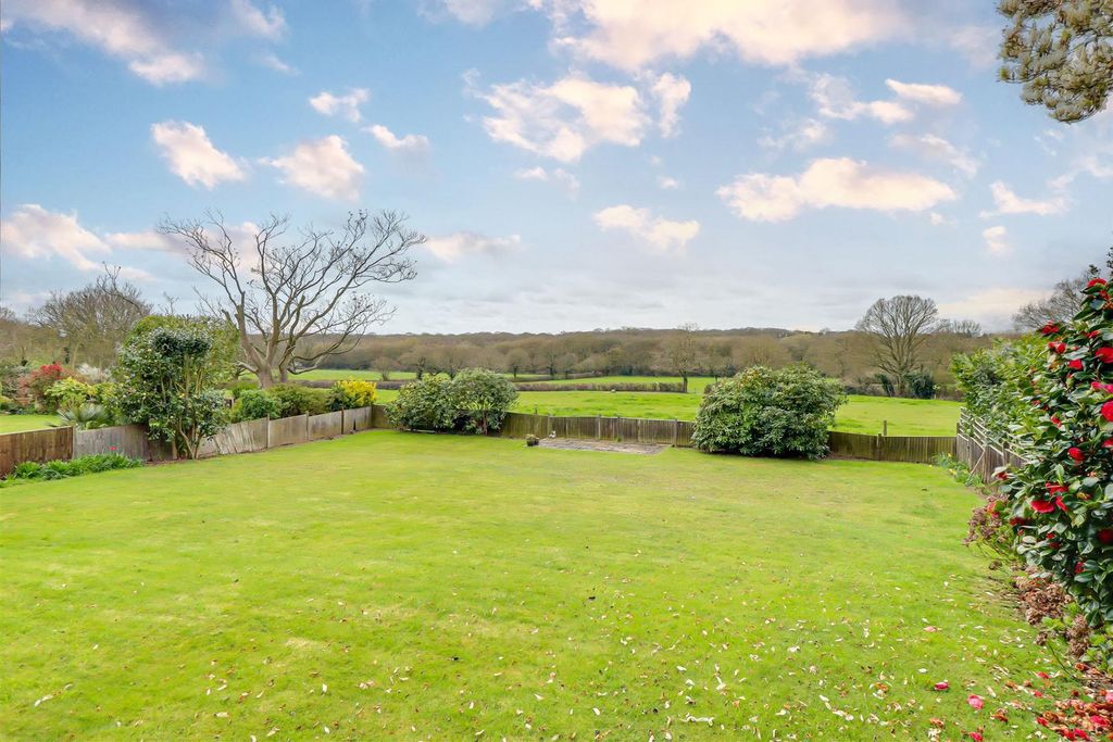 Additional image 2 of 3 bed detached house for saleHaresland Close, Benfleet SS7