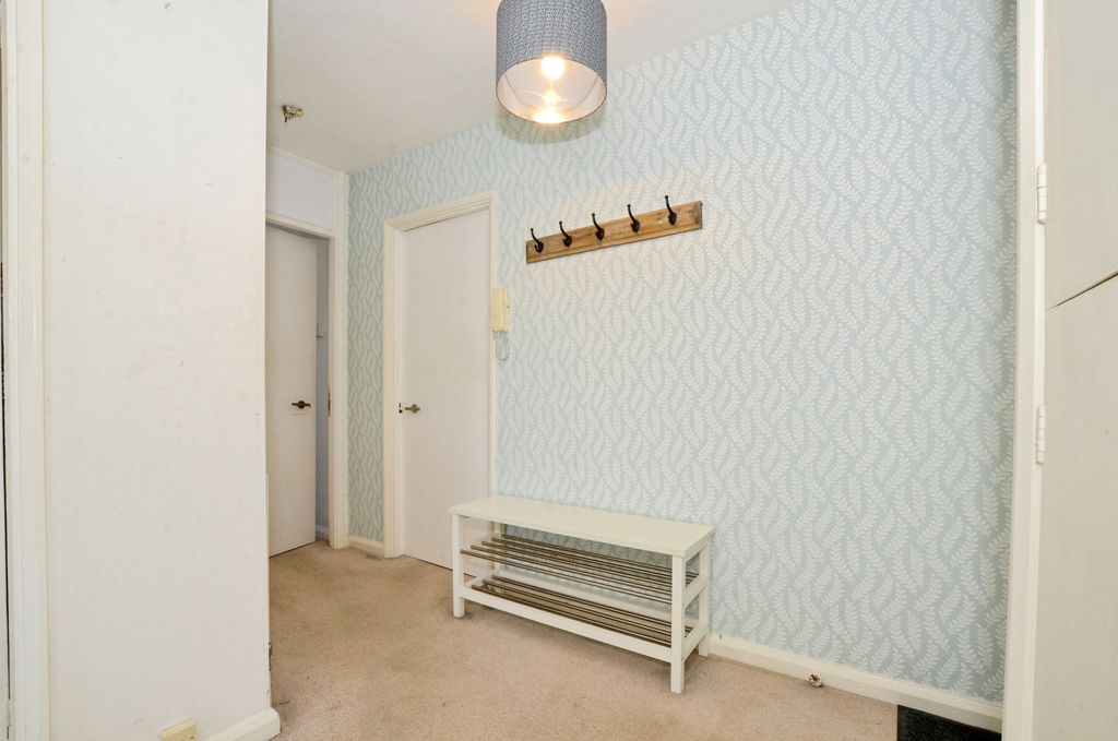Additional image 10 of 2 bed flat for saleShirley Road, Abbots Langley WD5