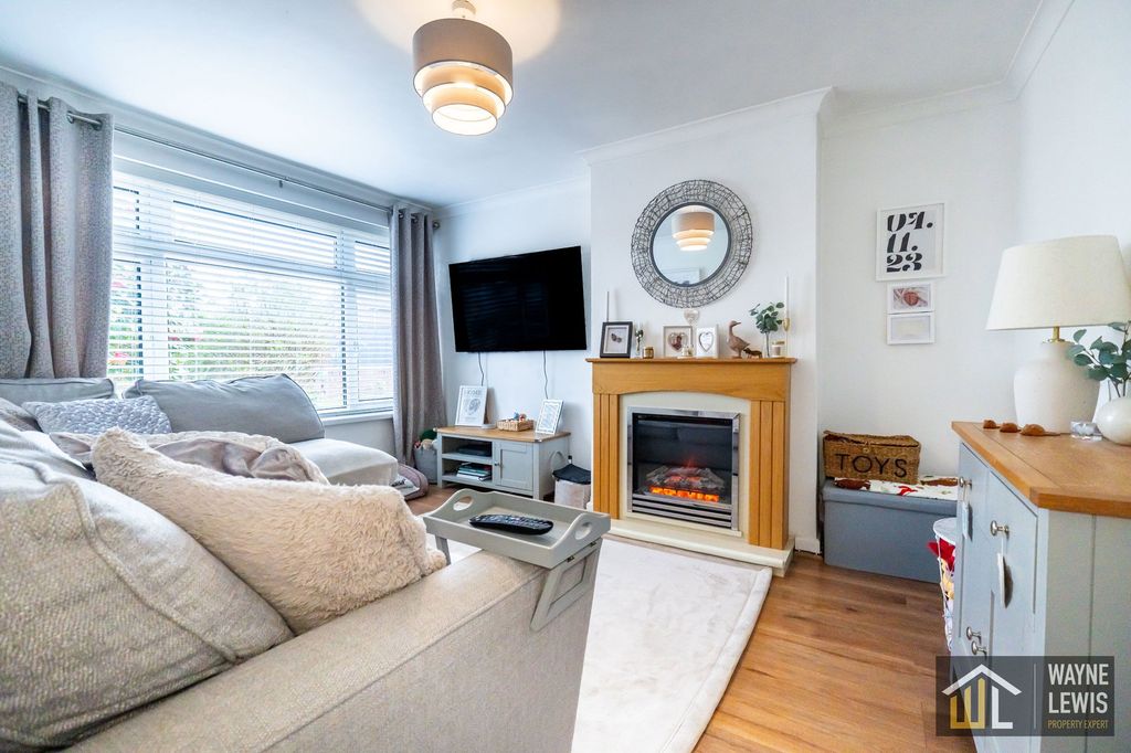 Additional image 2 of 3 bed semi-detached house for saleMaple Close, Pontllanfraith, Blackwood NP12
