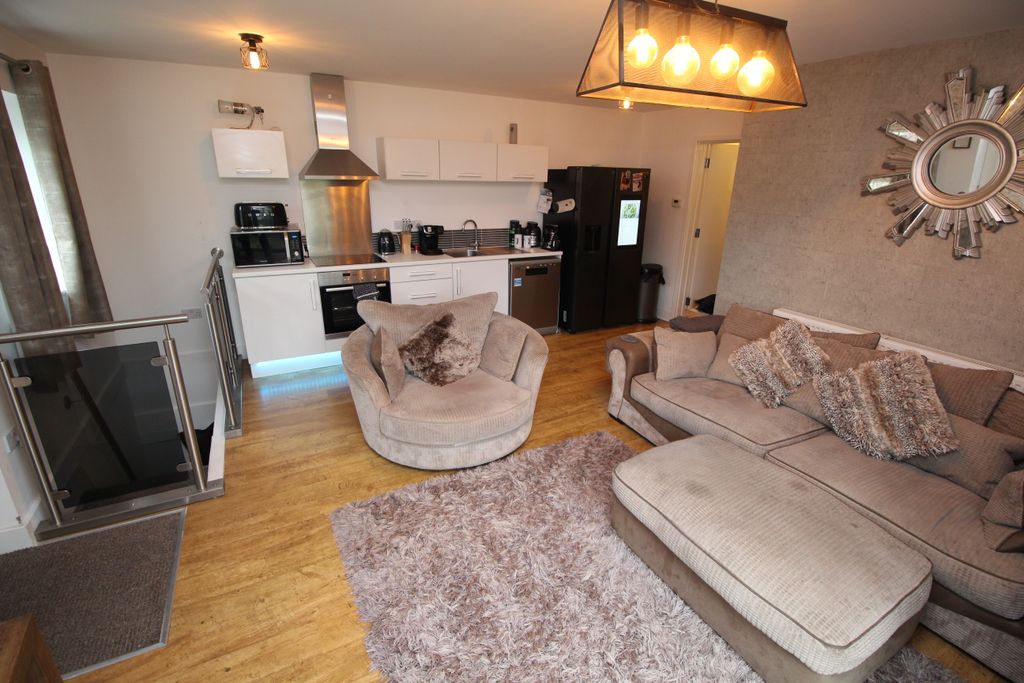 Additional image 2 of 3 bed flat for saleBarnsley Road, Wombwell, Barnsley S73