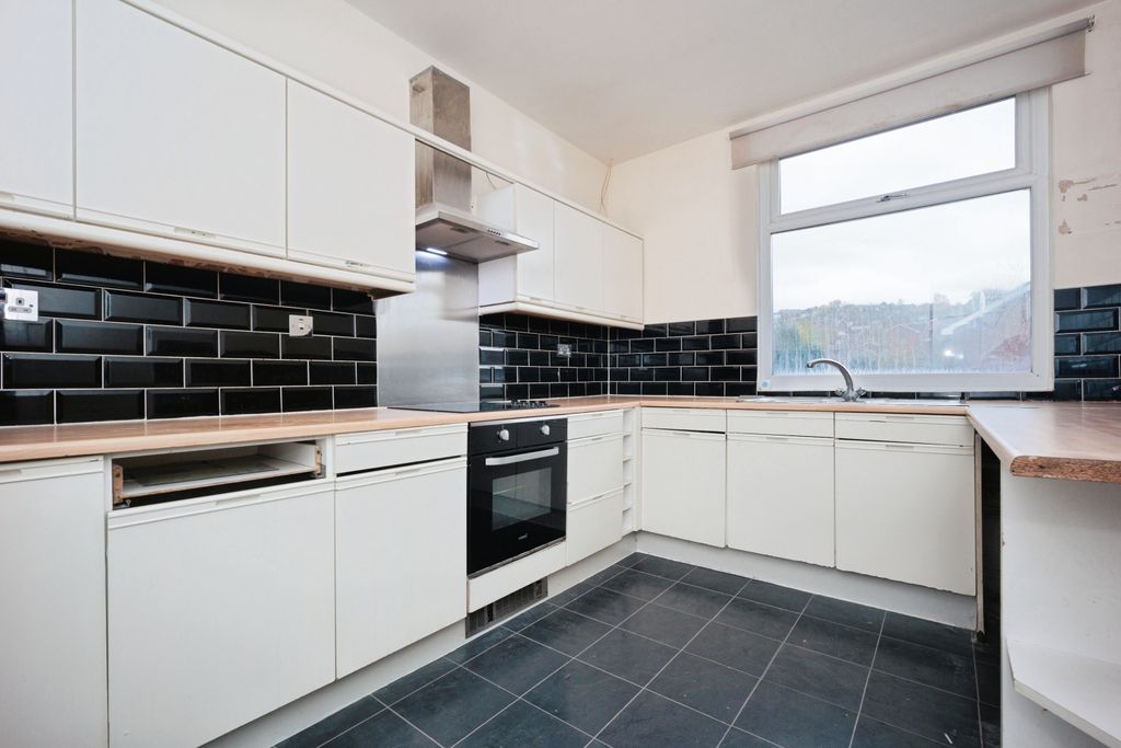 Additional image 3 of 2 bed flat for saleHigh Street, Stalybridge SK15