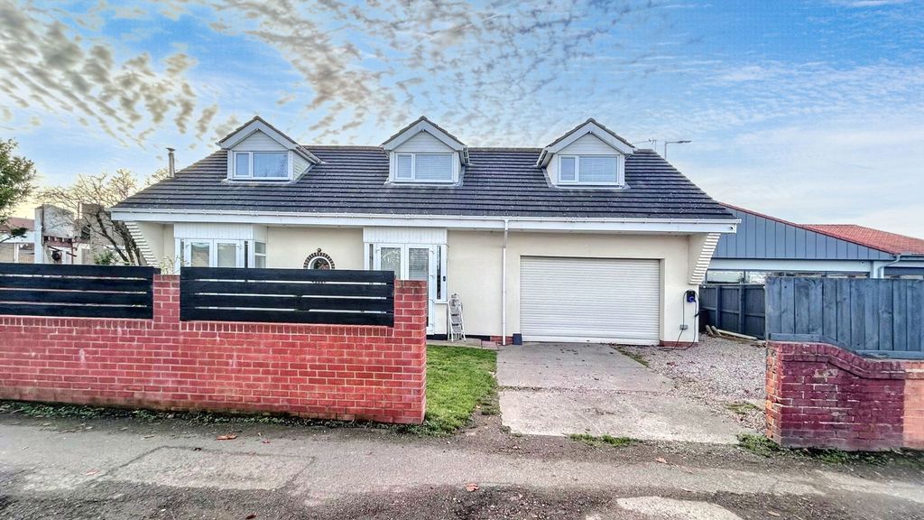 Additional image 2 of 4 bed bungalow for saleWoodhorn Road Back, Ashington NE63