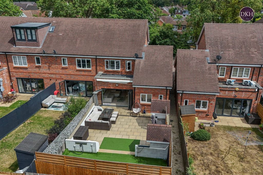 Additional image 18 of 3 bed semi-detached house for saleWoodside Road, Abbots Langley, Hertfordshire WD5