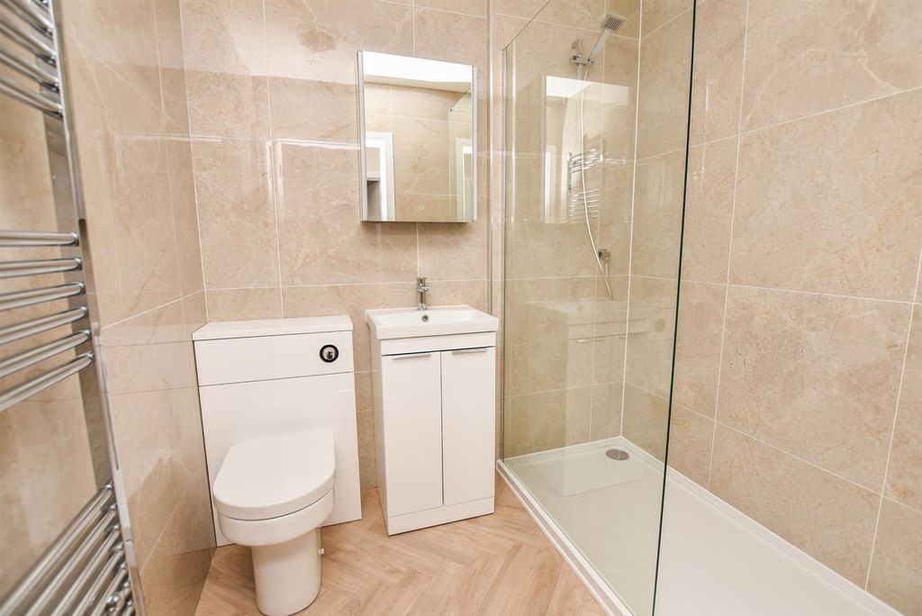 Additional image 12 of 2 bed flat for saleHigh Road, Benfleet SS7