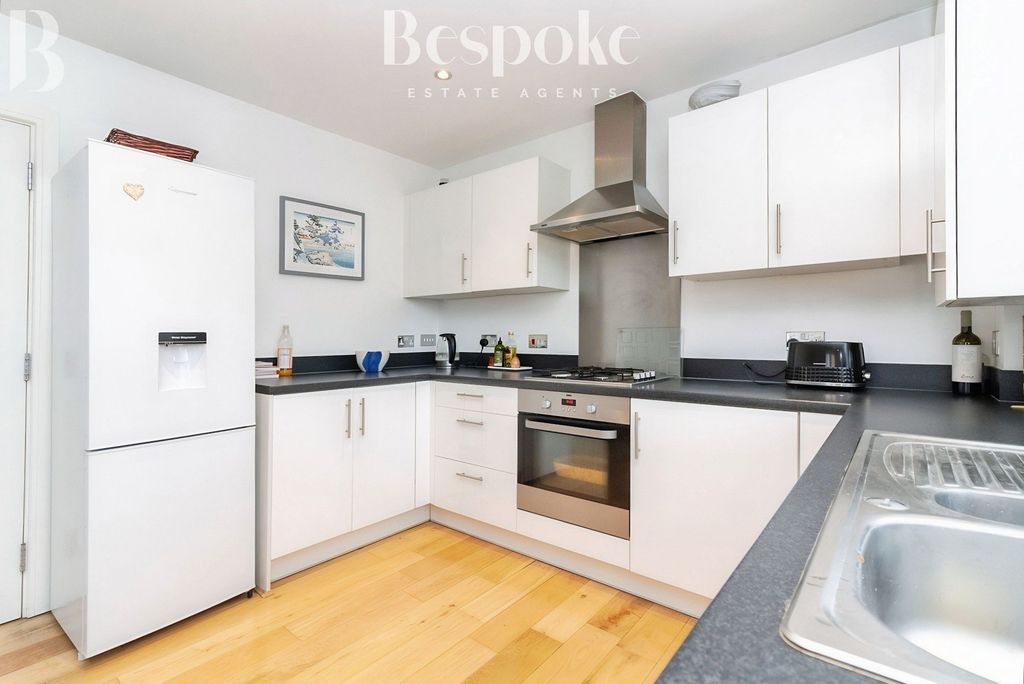 Additional image 7 of 2 bed flat for saleWhitley Rise, Reading RG2