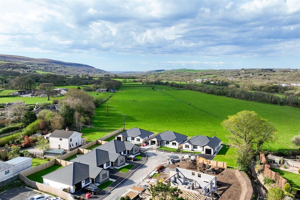 Additional image 2 of 3 bed detached bungalow for saleGolwg Y Garreg Las, Ammanford SA18