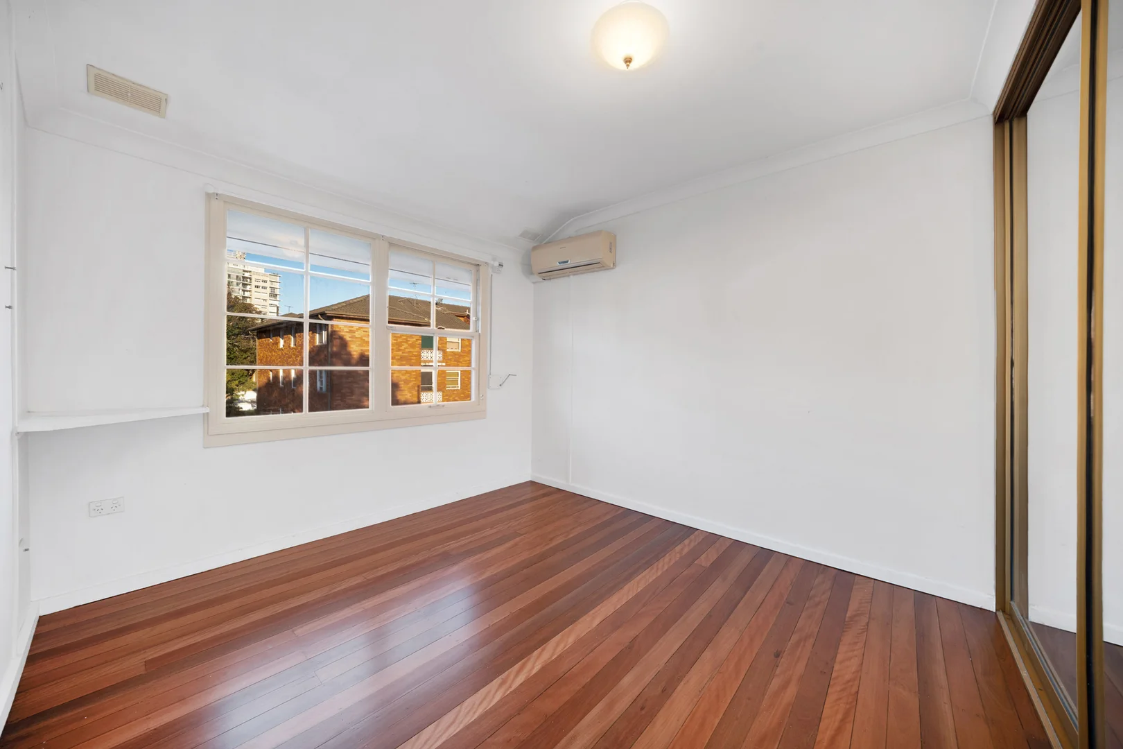 Additional image 2 of 16 Unsted Crescent, Hillsdale NSW 2036