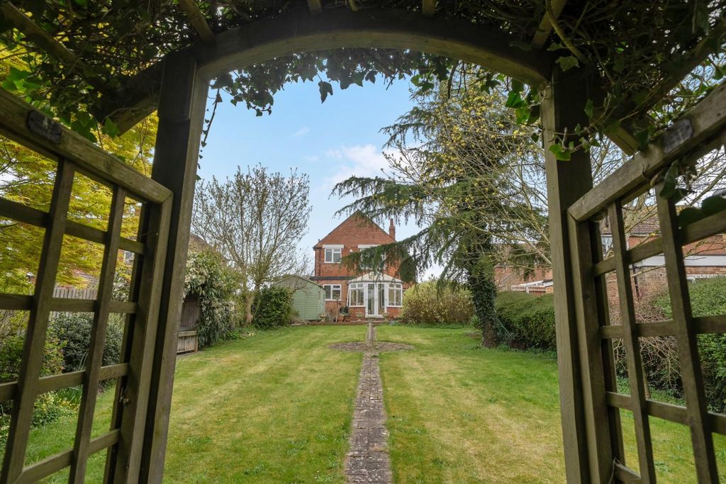 3 bed property for saleStation Road, Berkeley, Gloucestershire GL13 photo 2