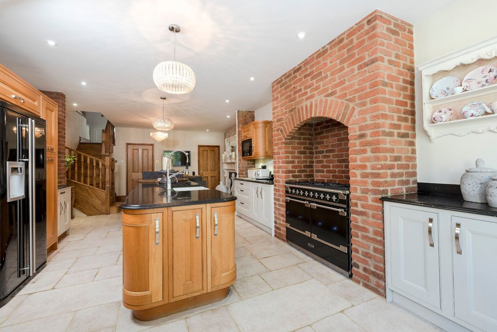 Additional image 5 of 4 bed detached house for saleOverthorpe, Banbury, Oxfordshire OX17