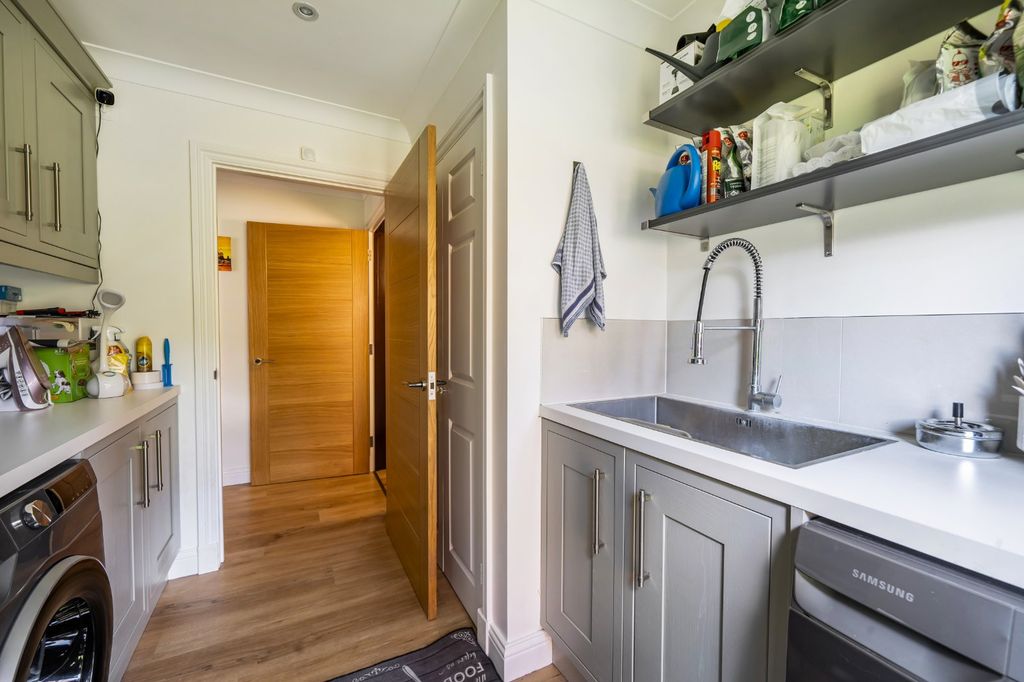 Additional image 14 of 5 bed detached house for saleVicarage Road, Reading, Berkshire RG2