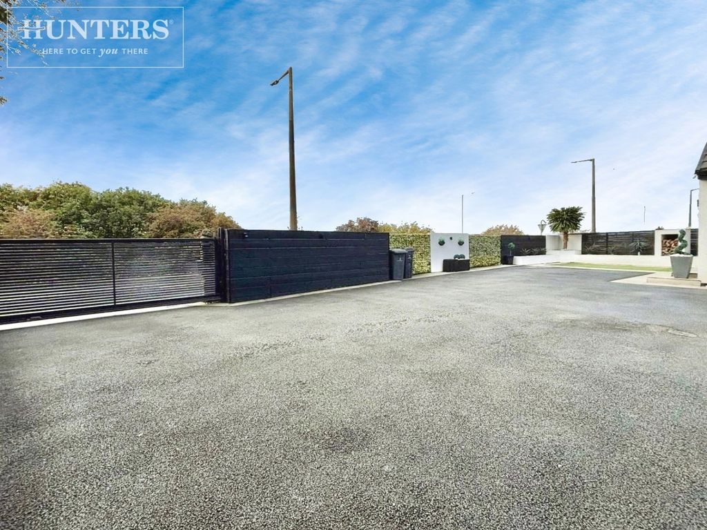 Additional image 27 of 3 bed detached house for saleRotherham Road, Barnsley, South Yorkshire S71