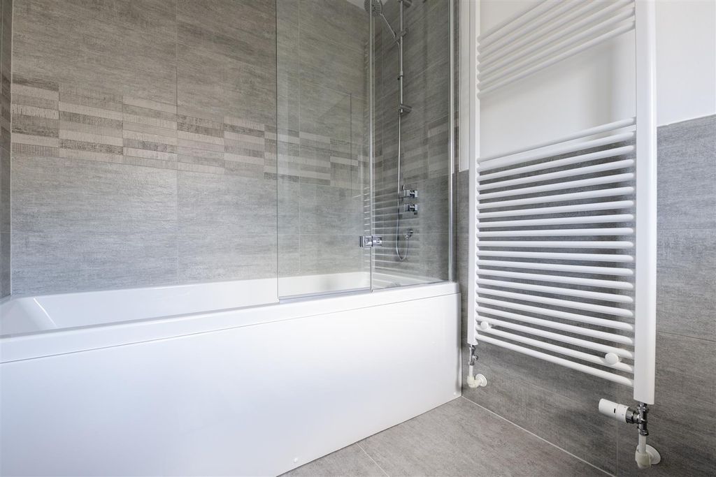 Additional image 8 of 2 bed flat for sale41 Meadow Wood Road, Inverness IV2
