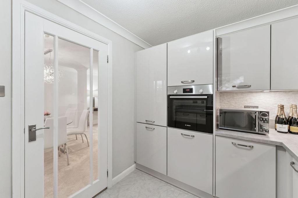 Additional image 11 of 2 bed flat for saleBallagan Place, Milngavie G62