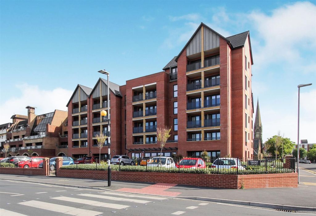 1 bed flat for saleOrchid Court, South Promenade, Lytham St. Annes FY8