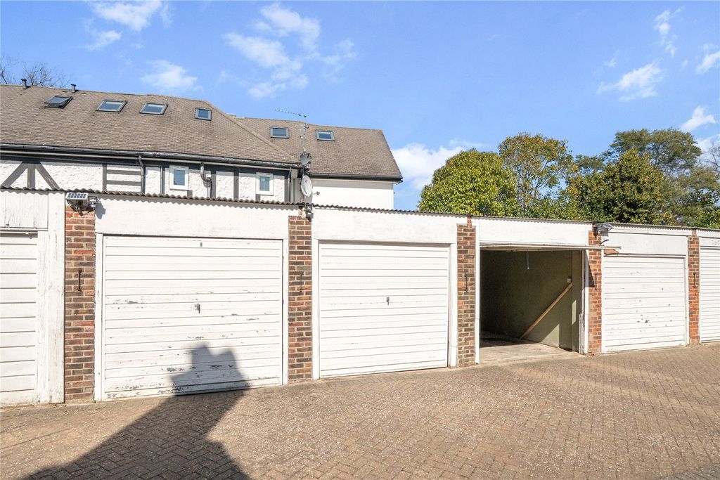 Additional image 12 of 3 bed flat for saleFoxgrove Road, Beckenham BR3