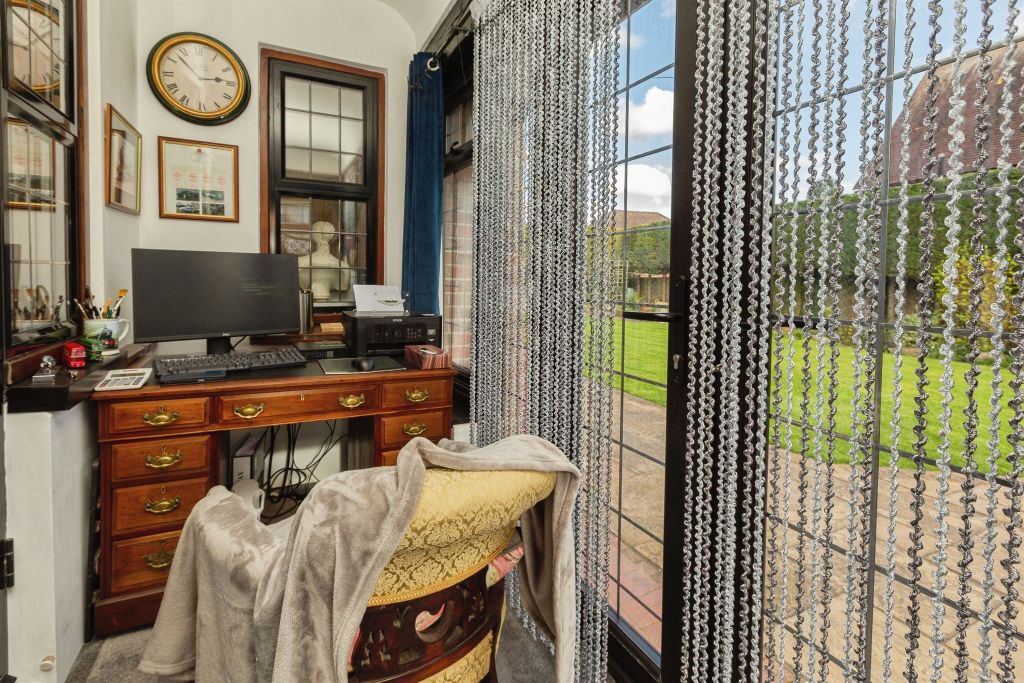 Additional image 26 of 4 bed detached house for saleParsons Lane, Bierton, Aylesbury HP22