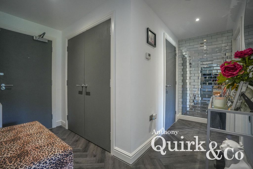 Additional image 8 of 2 bed flat for saleHigh Road, Benfleet SS7