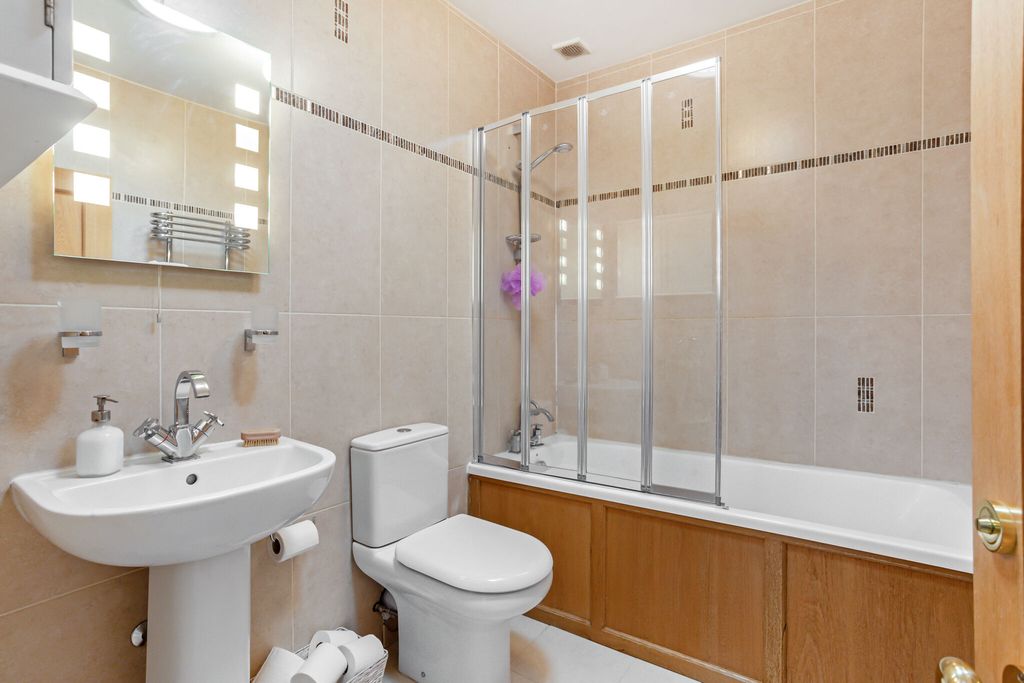 Additional image 11 of 4 bed terraced house for saleEast Street, Alresford SO24