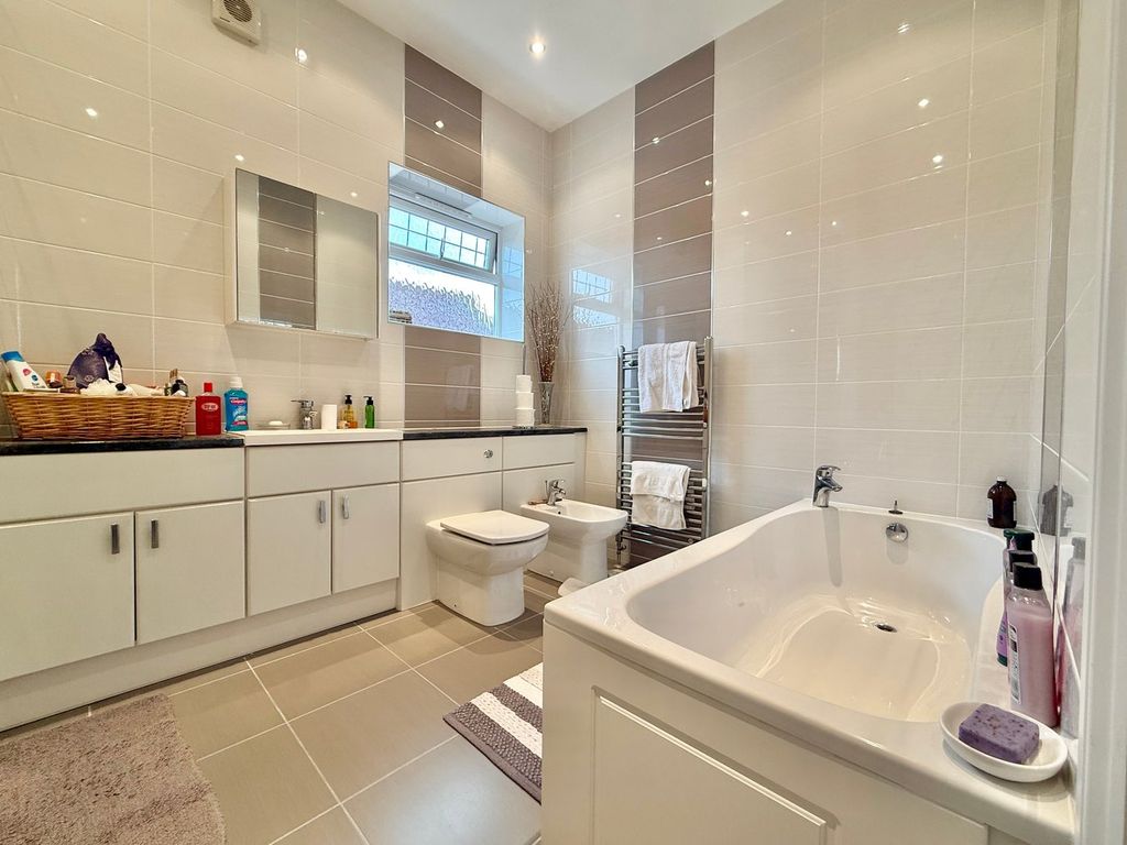 Additional image 26 of 7 bed detached house for salePotmans Lane, Bexhill On Sea TN39