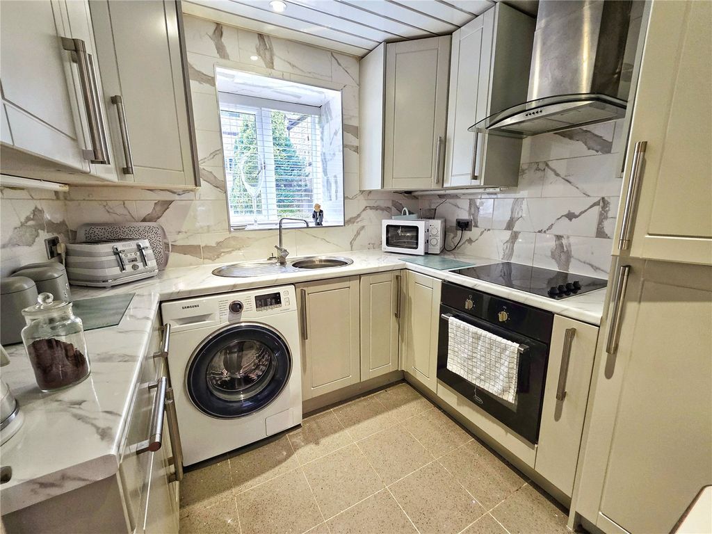 Additional image 5 of 2 bed flat for saleOldham Road, Ashton-Under-Lyne, Greater Manchester OL7