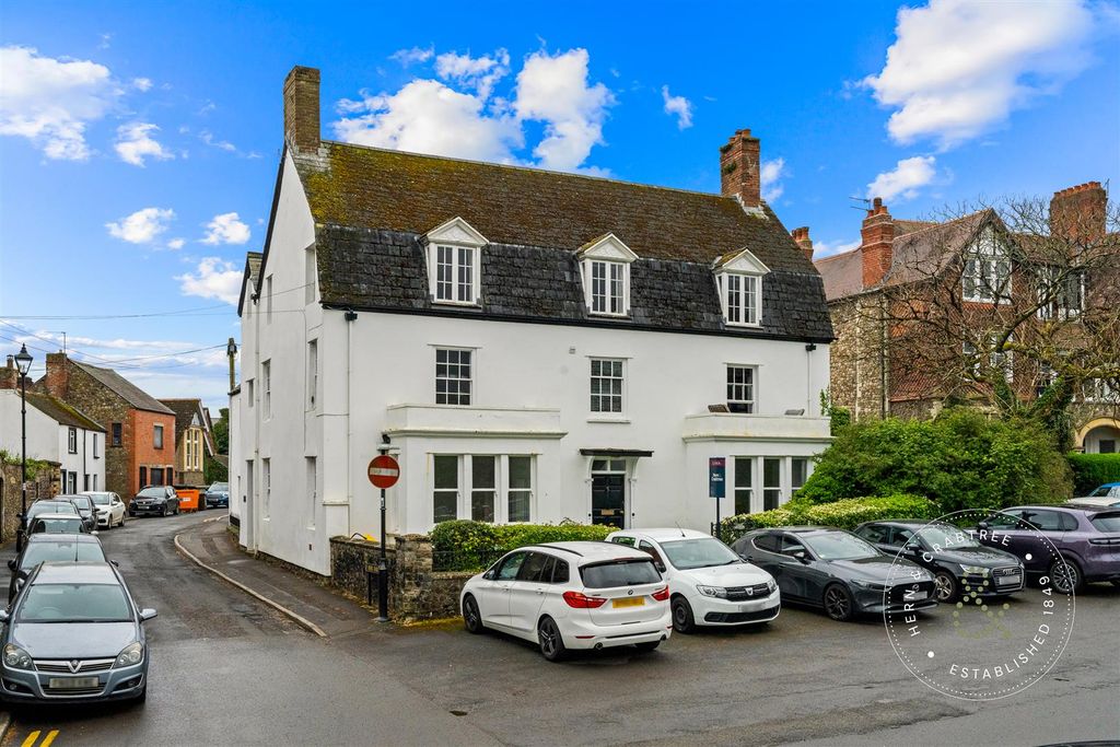 2 bed flat for saleYr Hen Dy, The Cathedral Green, Llandaff, Cardiff CF5