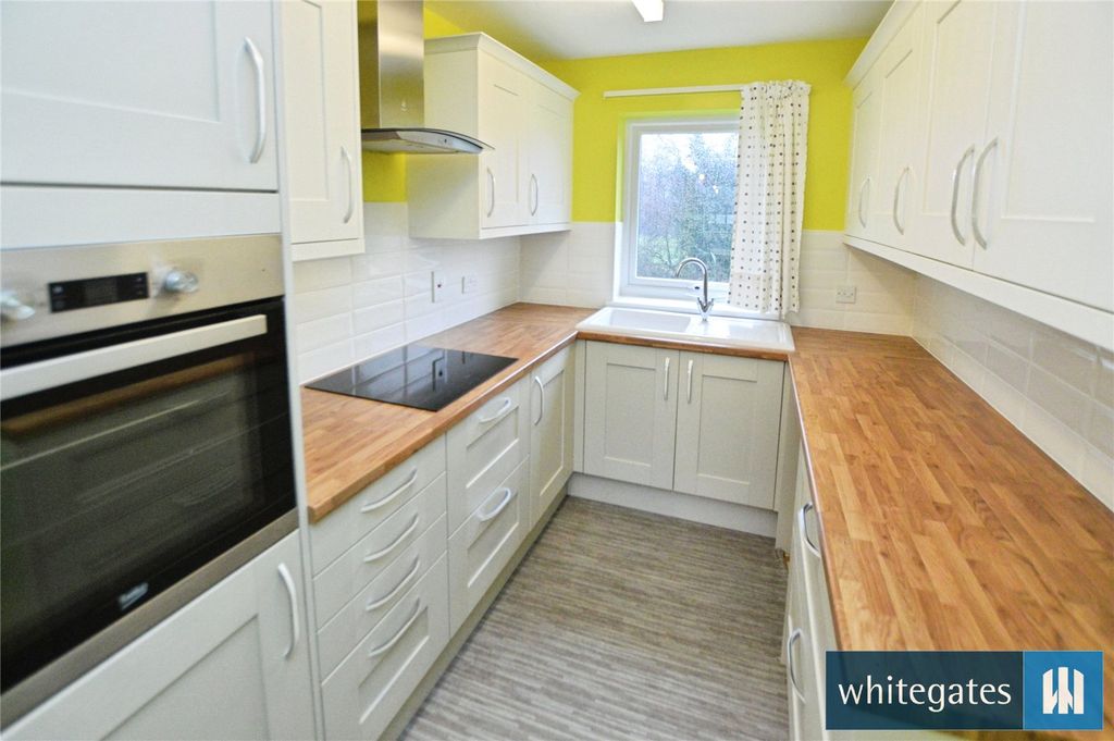 Additional image 4 of 2 bed flat for saleLynwood Garth, Leeds, West Yorkshire LS12
