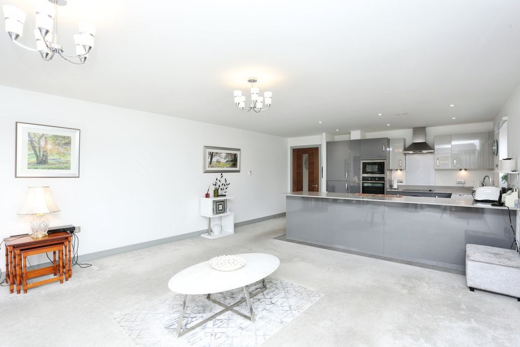 Additional image 12 of 2 bed flat for sale57 Albemarle Road, Beckenham BR3
