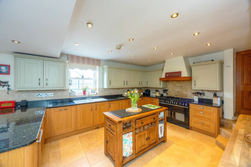 Additional image 7 of 4 bed detached house for saleThe Green, Royston, Barnsley S71