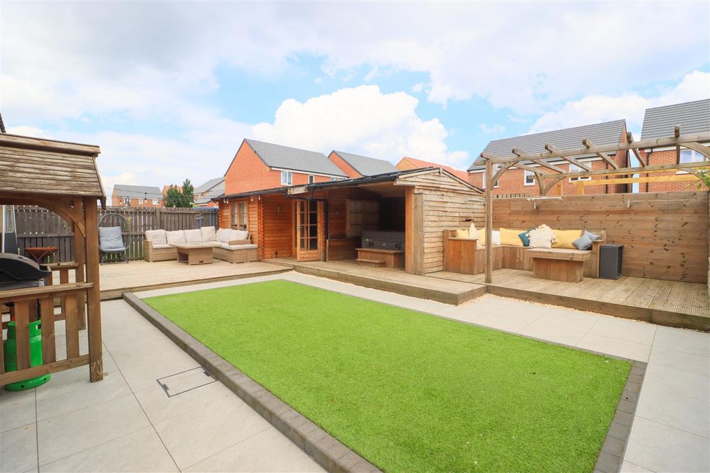 Additional image 10 of 6 bed detached house for saleBelfry Close, Ashington NE63