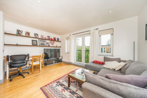 Dewey Lane, Brixton SW2