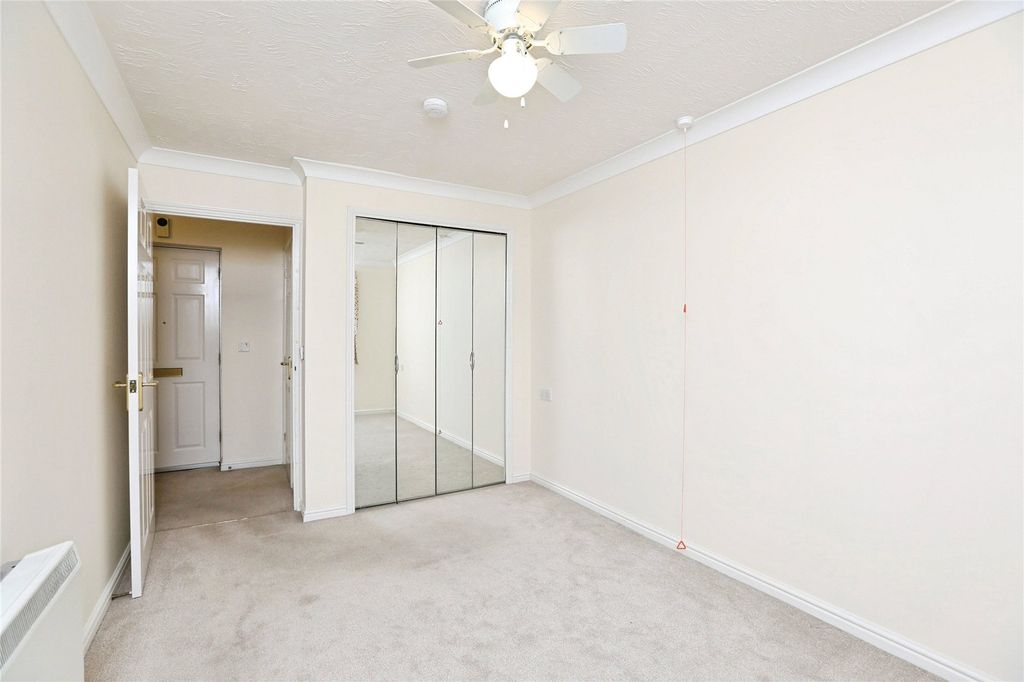 Additional image 6 of 1 bed flat for saleWoodlands Court (Chatham), Chatham ME5