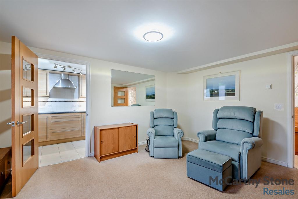 Additional image 4 of 2 bed flat for saleLady Susan Court, New Road, Basingstoke RG21