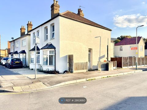 Hainault Road, Romford RM5