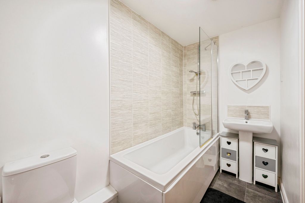 Additional image 7 of 2 bed flat for saleRosso Close, Doncaster DN4