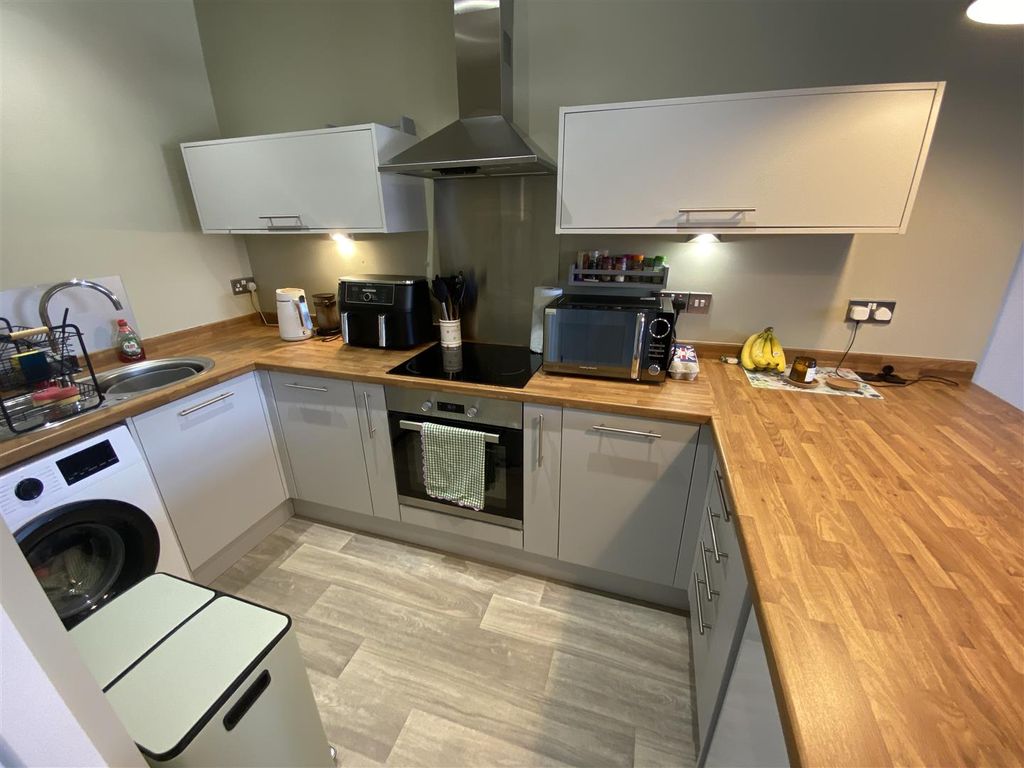 Additional image 3 of 2 bed flat for saleAdam Street, Kidderminster DY11