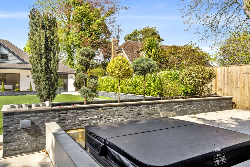 Additional image 11 of 5 bed detached house for saleWoodmansterne Lane, Banstead SM7