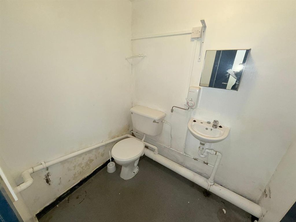 Additional image 6 of 2 bed flat for saleGreenfield Road, Colwyn Bay LL29