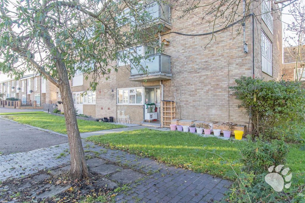Additional image 2 of 2 bed flat for saleRose Acre, Basildon SS14