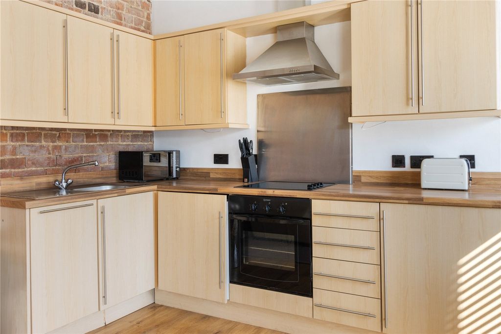 Additional image 31 of 5 bed bungalow for saleLincoln Road, Welton Le Wold, Louth, Lincolnshire LN11