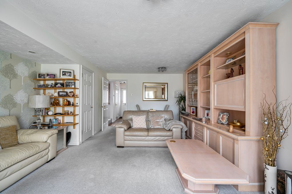 Additional image 3 of 4 bed end terrace house for saleLapwing Way, Abbots Langley, Hertfordshire WD5