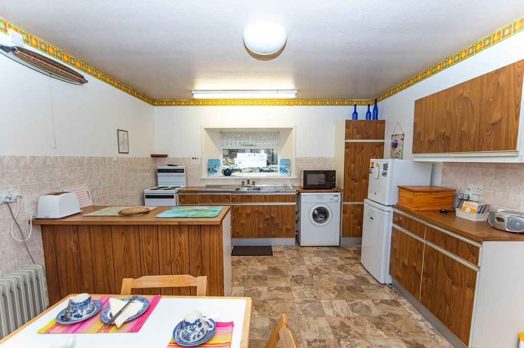 2 bed terraced house for saleDunbeath, Dunbeath, Highland. KW6 photo 4