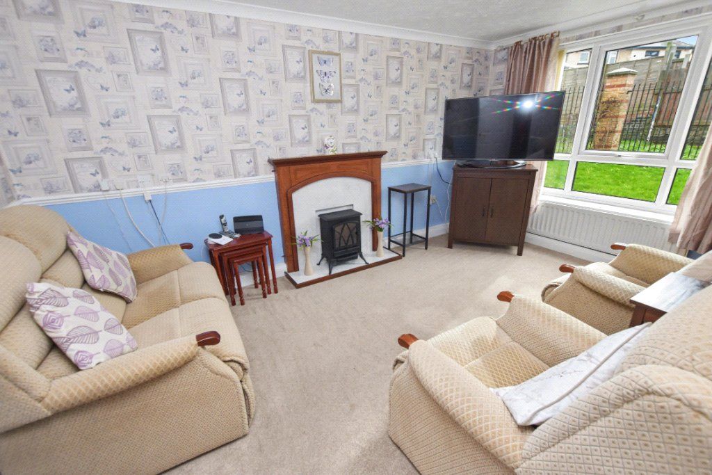 Additional image 2 of 2 bed flat for saleLangton Green, Leeds, West Yorkshire LS12