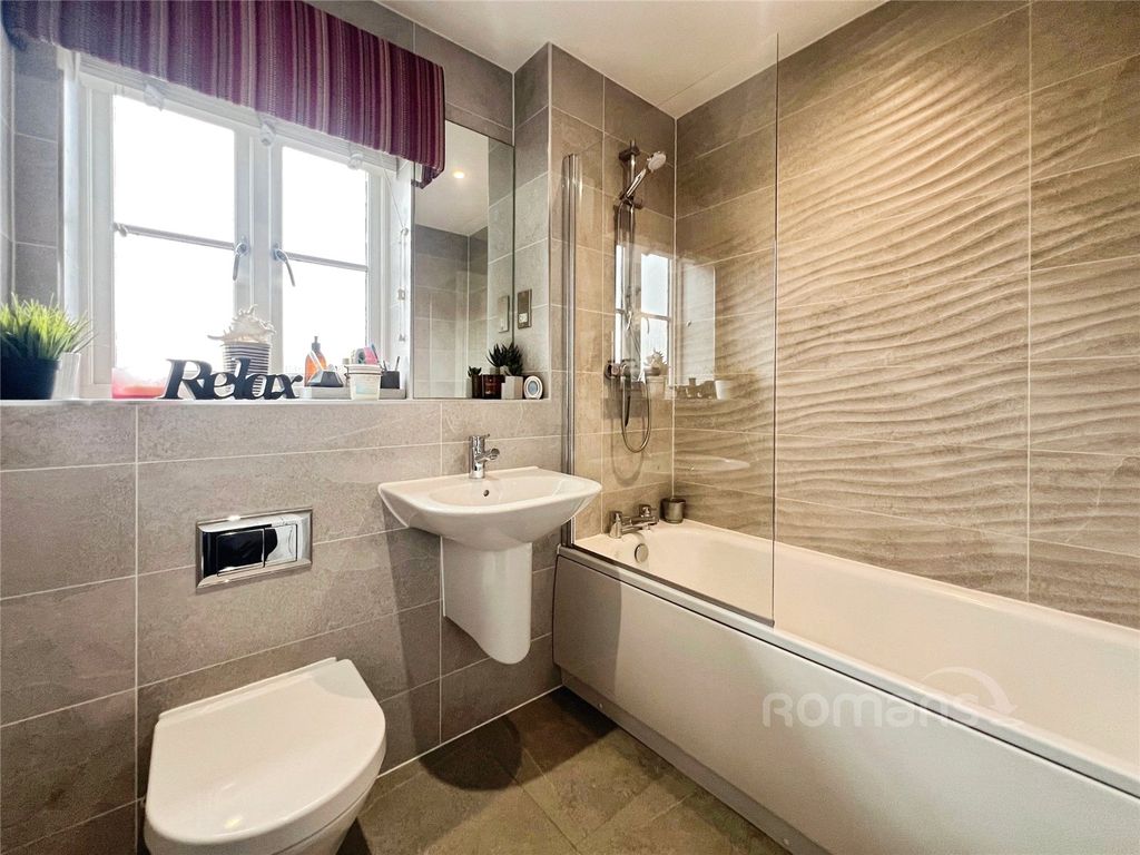 Additional image 15 of 5 bed town house for saleFrench Drive, Wellesley, Aldershot GU11