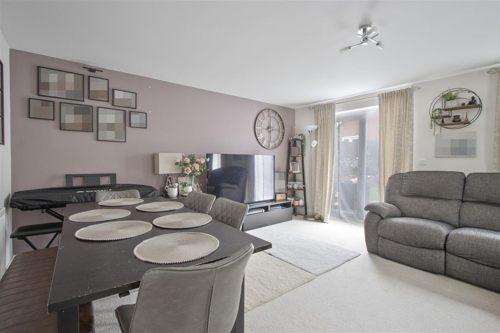 Additional image 5 of 3 bed detached house for saleRugby Drive, Chesterfield S41