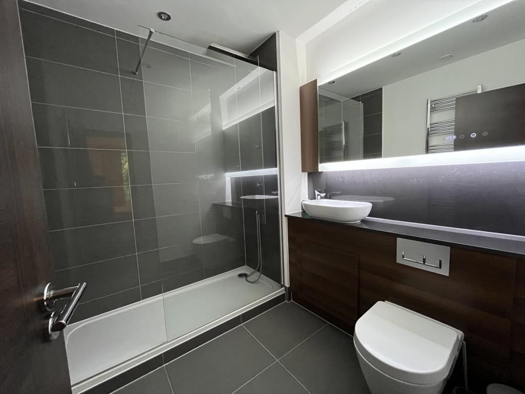Additional image 18 of 2 bed flat for saleReading Town Centre, Berkshire RG1